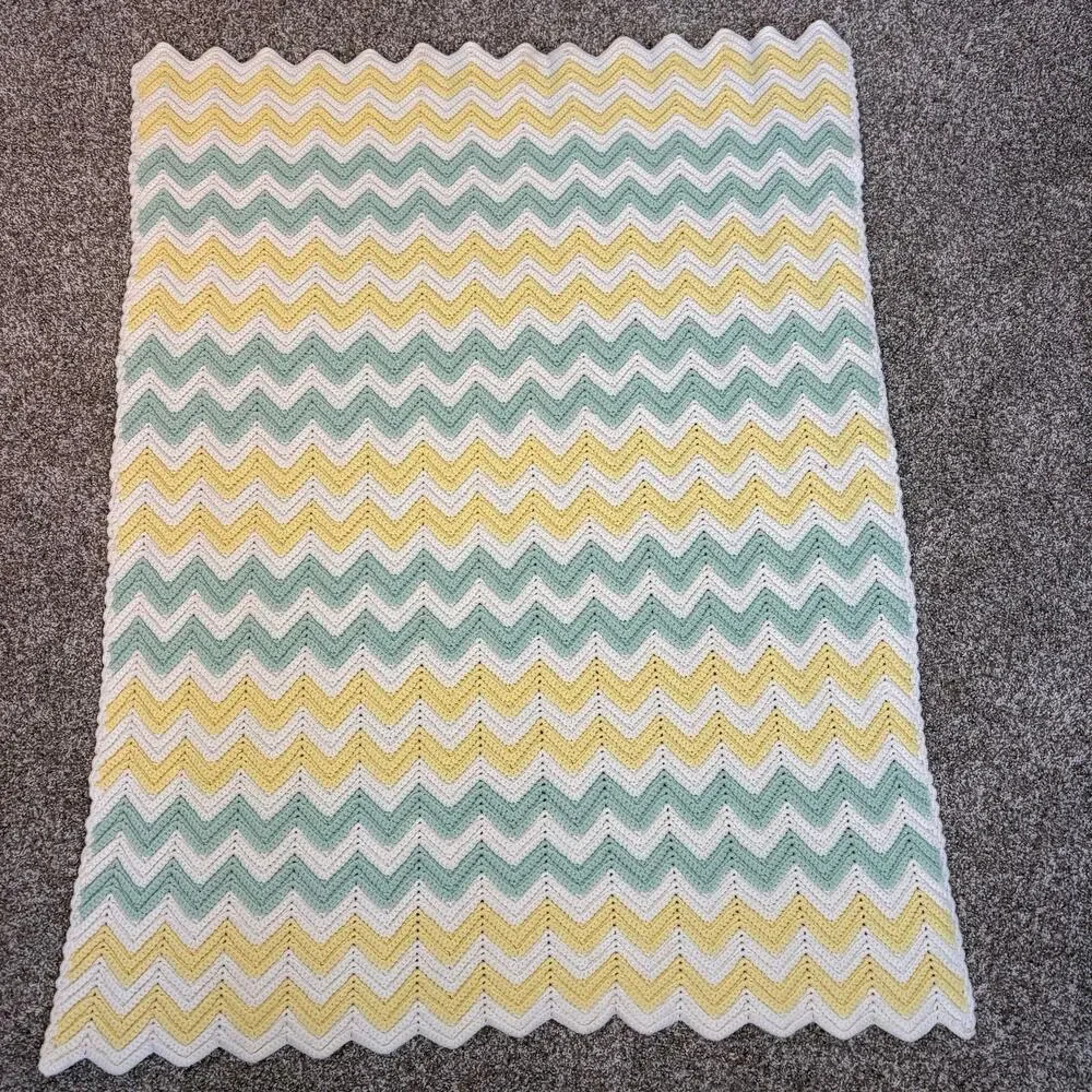 Vintage Handmade Crochet Chevron Baby Blanket Yellow Mint Green White 36x44